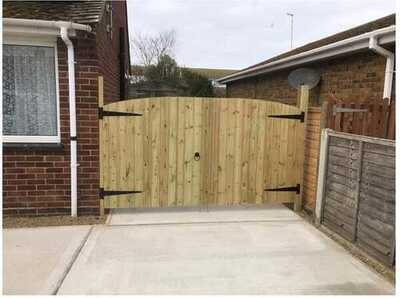 Driveway & Wooden Gates